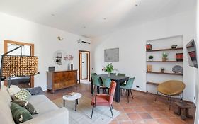 Iflat Pantheon'S Roomy And Friendly Apartment